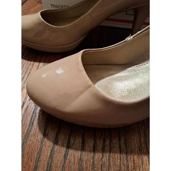 Size 8.5M Bandolino Tan Khaki Round Closed Toe High Heel Pump Dress Shoes - Picture 2 of 12
